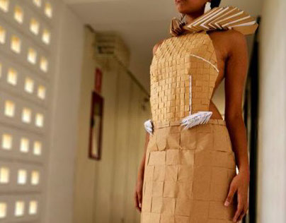 Vestido de papel - Dress made out of paper - Vestito 
