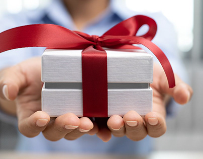 5 Closing Gift Ideas That Clients Will Find Useful
