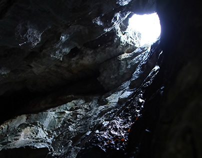 Jaskinia w Dolinie ku Dziurze. [ENG] Cave - Tatry.