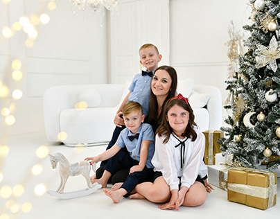 Christmas photo shoot with Viktória's family