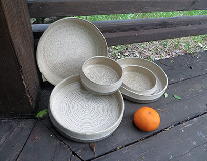 Ceramic cream plates bowls