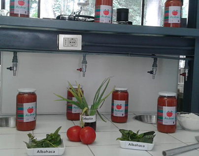 Etiqueta para salsa de tomate "Doña Dominga"