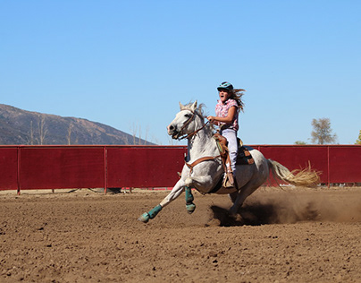 How to Control Your Horse’s Speed in Barrel Racing