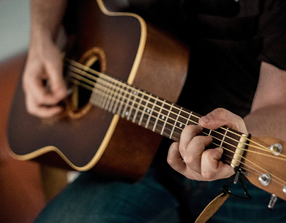 How to Avoid Breaking Guitar Strings