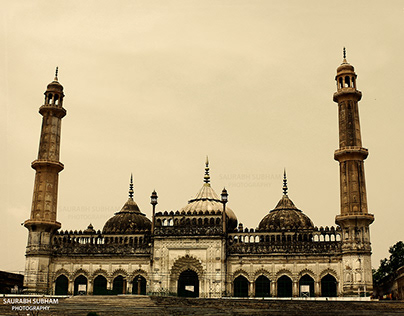 THE CITY OF THE NAWABS (Lucknow, INDIA)