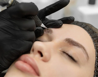 How to Choose the Right Microblading Specialist