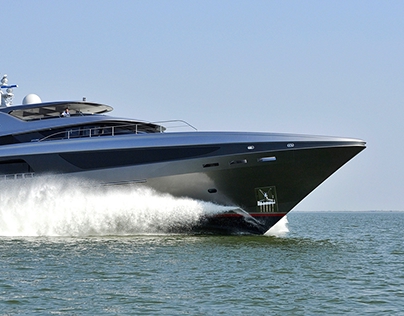 3900 Luxury Motor Yacht