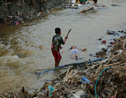 Media Journalistic Refugees Flood Disaster Trenggalek