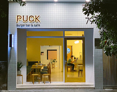 Branding: Puck Burger Bar & Cafe