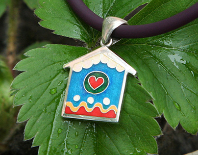 Tiny pendant collection "Home with the Heart"