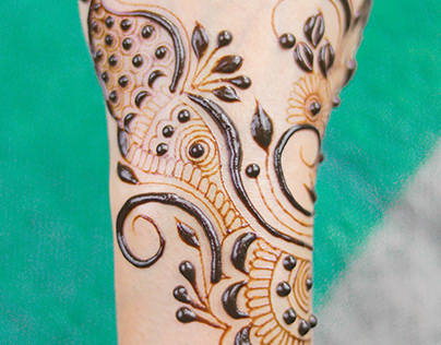 Henna back hand henna design