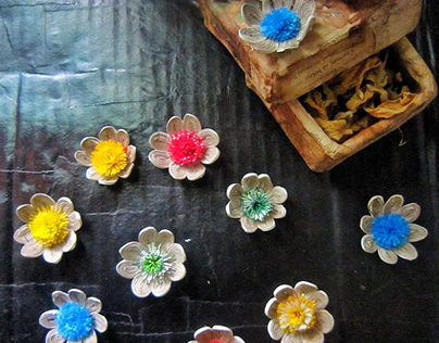 Project thumbnail - Recycle quilling flower decor