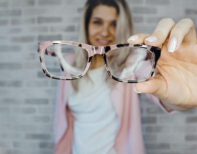 Who are eyeglass lens replacements suitable for?