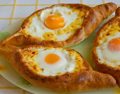 Bread boat with egg
