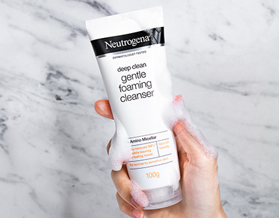 Neutrogena Gentle Foaming Facial Cleanser Product Ad