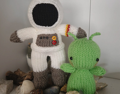 Jin the Astronaut and Benny the Alien Knitted set