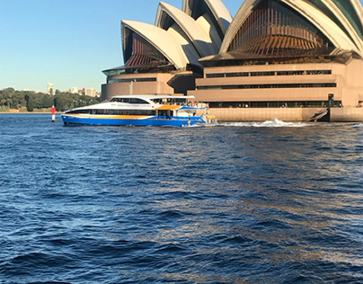 Sydney opera & Harbour Bridge.