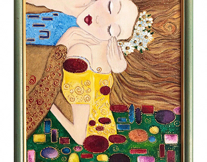 The kiss (Gustav Klimt reproduction)