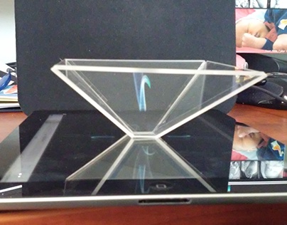 Triangle holographique pour mobile.