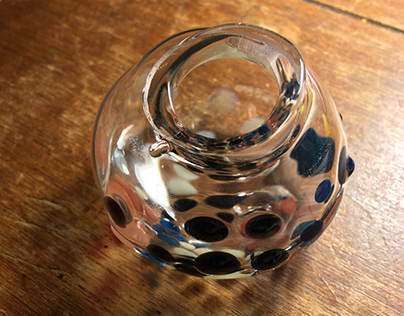 Glass blowing small glass vessels