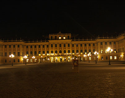 Wien(Schloss Schönbrunn) bei Nacht
