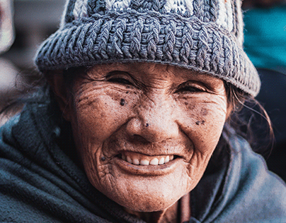 OLD PEOPLE - BOLIVIA / BEAUTIFUL SMILES