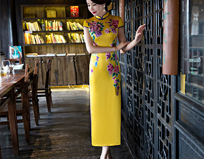 Vestido cheongsam qipao chinês moderno.