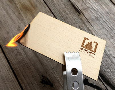 Burned business cards. Llar i Foc