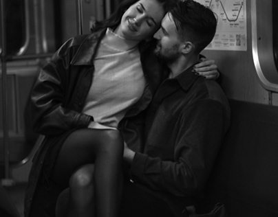 Фотосесія закоханих в метро