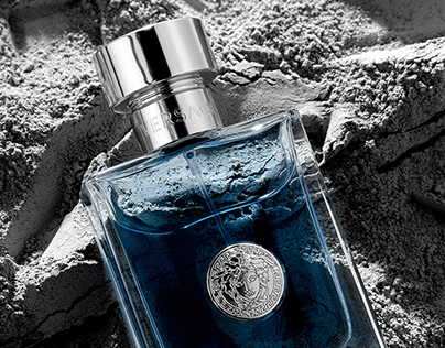 Perfume on the sand: Versace - Fragrance Games