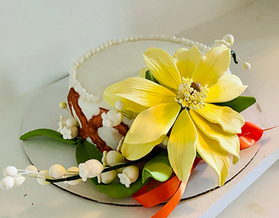 Sugar Floral Trellis Cake