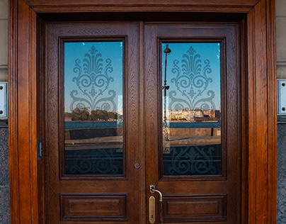 The Doors to Saint-Petersburg