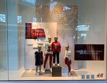 Kids H&M Holiday window phase 2 and floor set