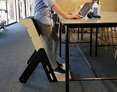 Thesis Jaswig: The SeatUp, A Flatpack Lean Chair