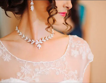 Coordinating Your Wedding Jewelry with Your Dress