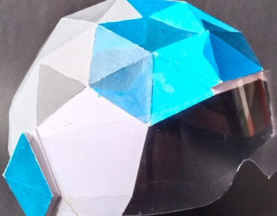 Casco hecho con poliedros
