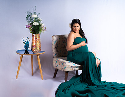 Project thumbnail - Ayushi's Maternity shoot