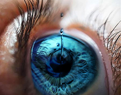 Manipulation of water dripping into the pupil