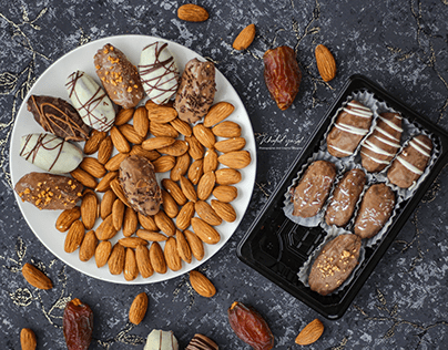 Dates with Chocolate and Almonds