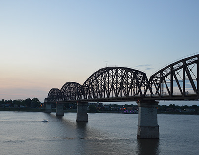 Louisville by the Bridge