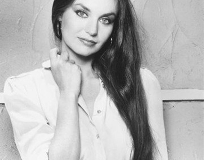 Crystal Gayle - Ready for the Times to Get Better