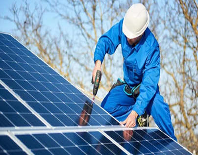 Who Should Perform Solar Maintenance Services?