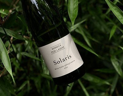 winnica pod lasem | wine label