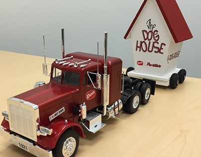 Custom Model Build: DON Truck and Portillo's Dog House