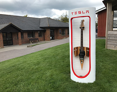 Tesla Guitar stand