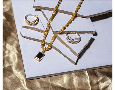 Gold chain jewellery photography