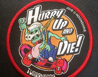 Parche oficial de Turbonegro, "Hurry Up & Die".
