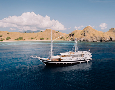 The Experience of Luxury Komodo Liveaboard Cabin