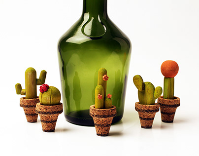 Cactus farm: Bamboo and cork bottle stoppers