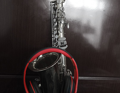 Saxofón - Blanco y negro con color